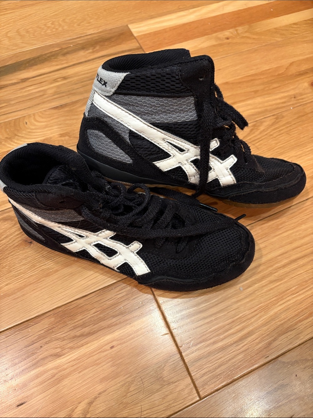 Asics Youth Matflex Wrestling Shoes Size 5